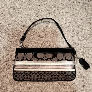 COACH SIGNATURE WRISTLET